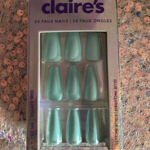 CLAIRES 24 FAUX NAILS